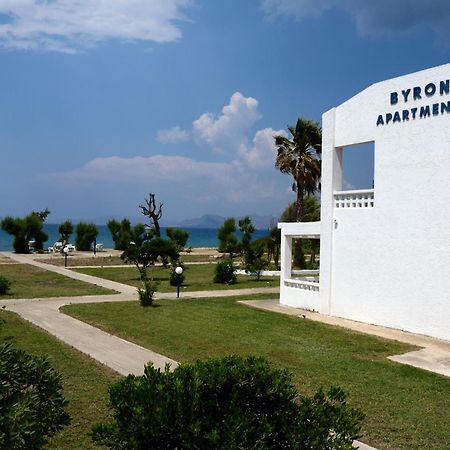Byron Apartments Tigaki エクステリア 写真
