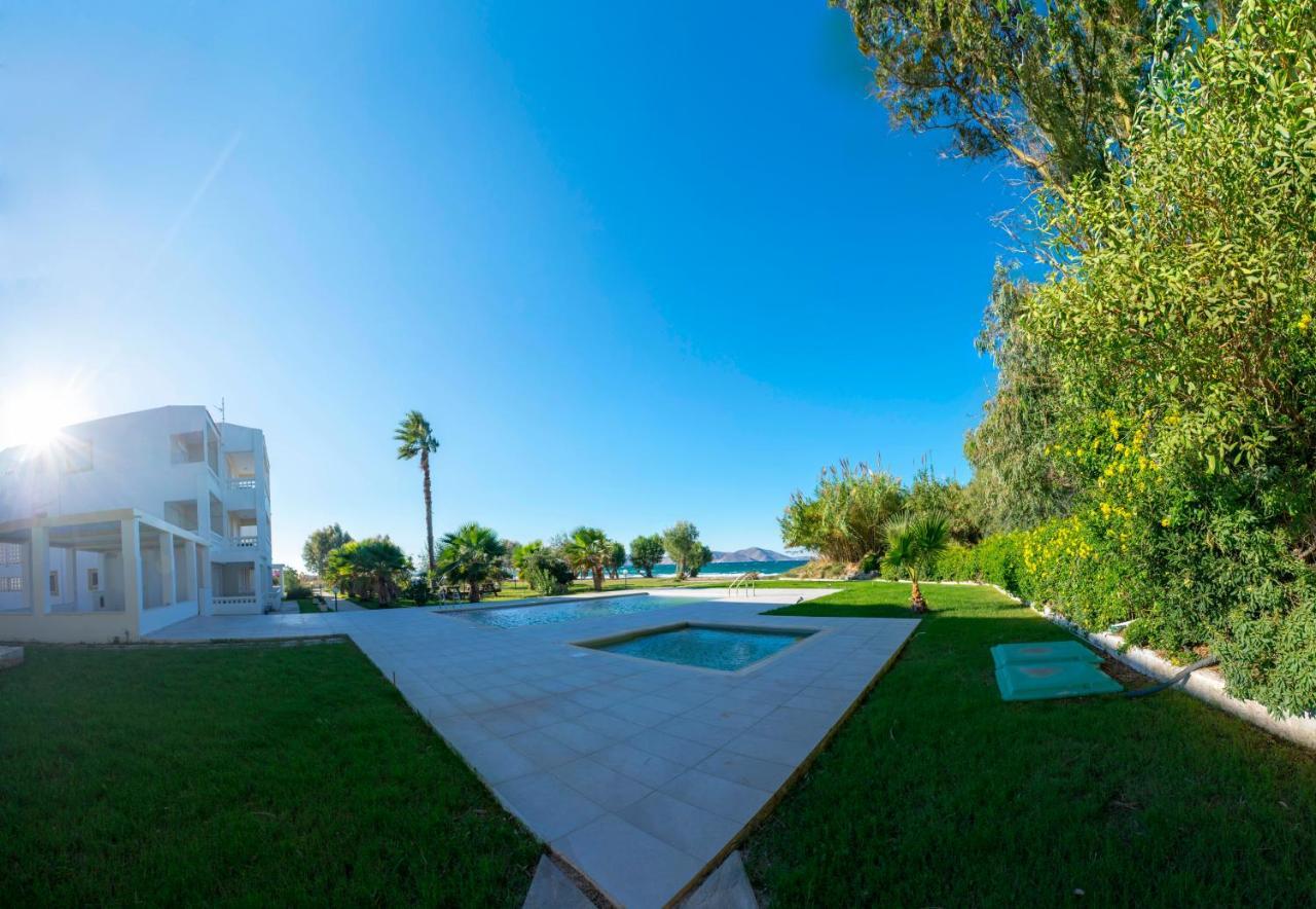 Byron Apartments Tigaki エクステリア 写真