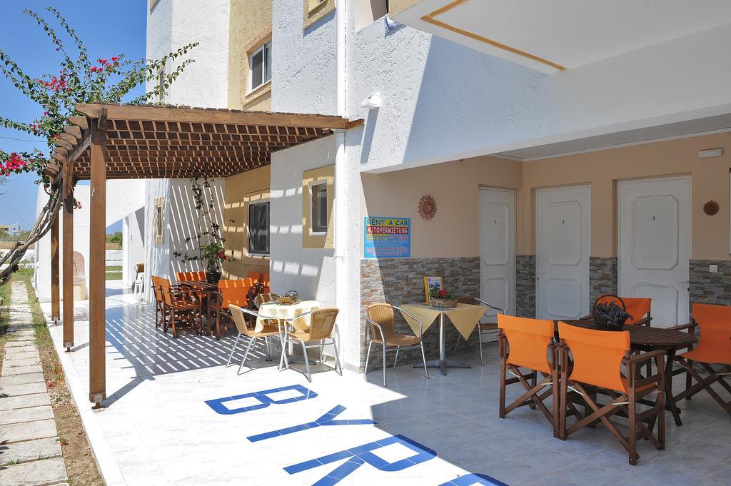 Byron Apartments Tigaki エクステリア 写真