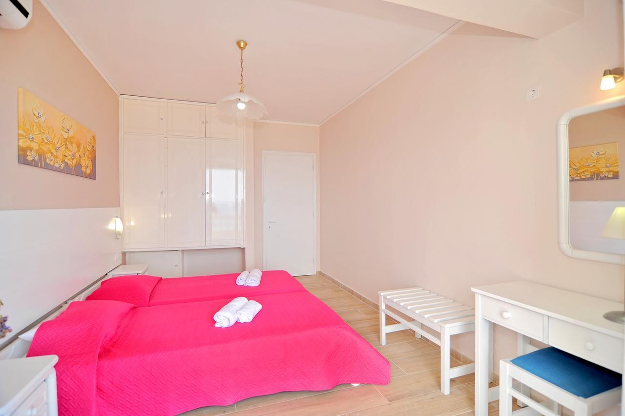 Byron Apartments Tigaki エクステリア 写真